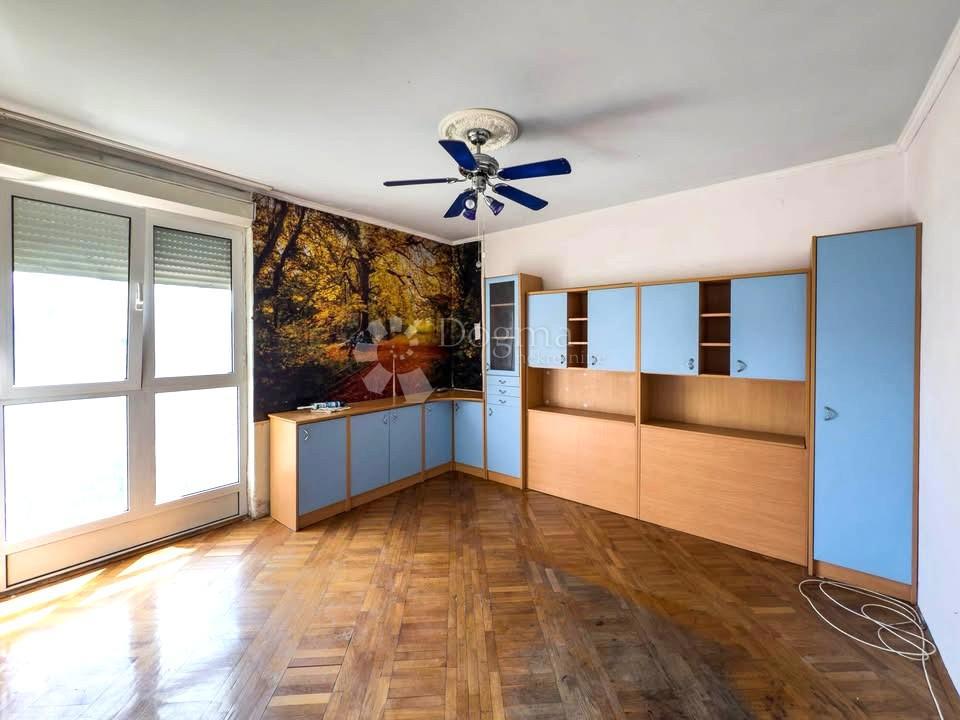 Trisobno stanovanje Melada - balkon, blizu morja, takoj vseljivo