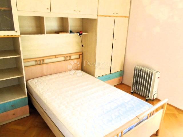 Trisobno stanovanje Melada - balkon, blizu morja, takoj vseljivo