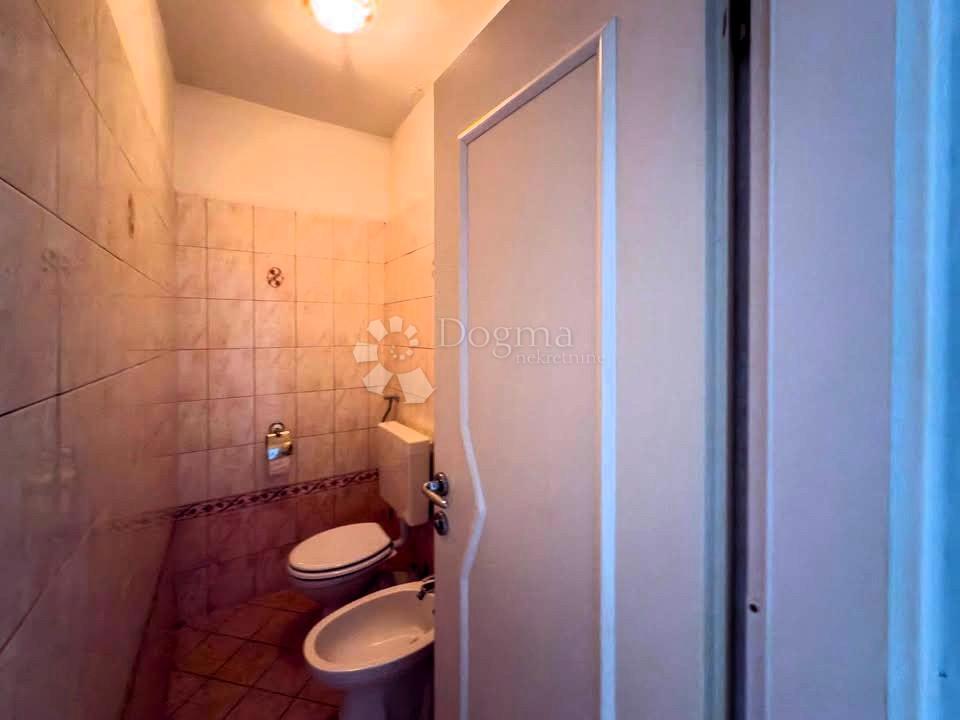 Trisobno stanovanje Melada - balkon, blizu morja, takoj vseljivo