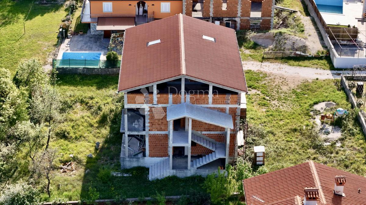 Hiša Labin, 300m2