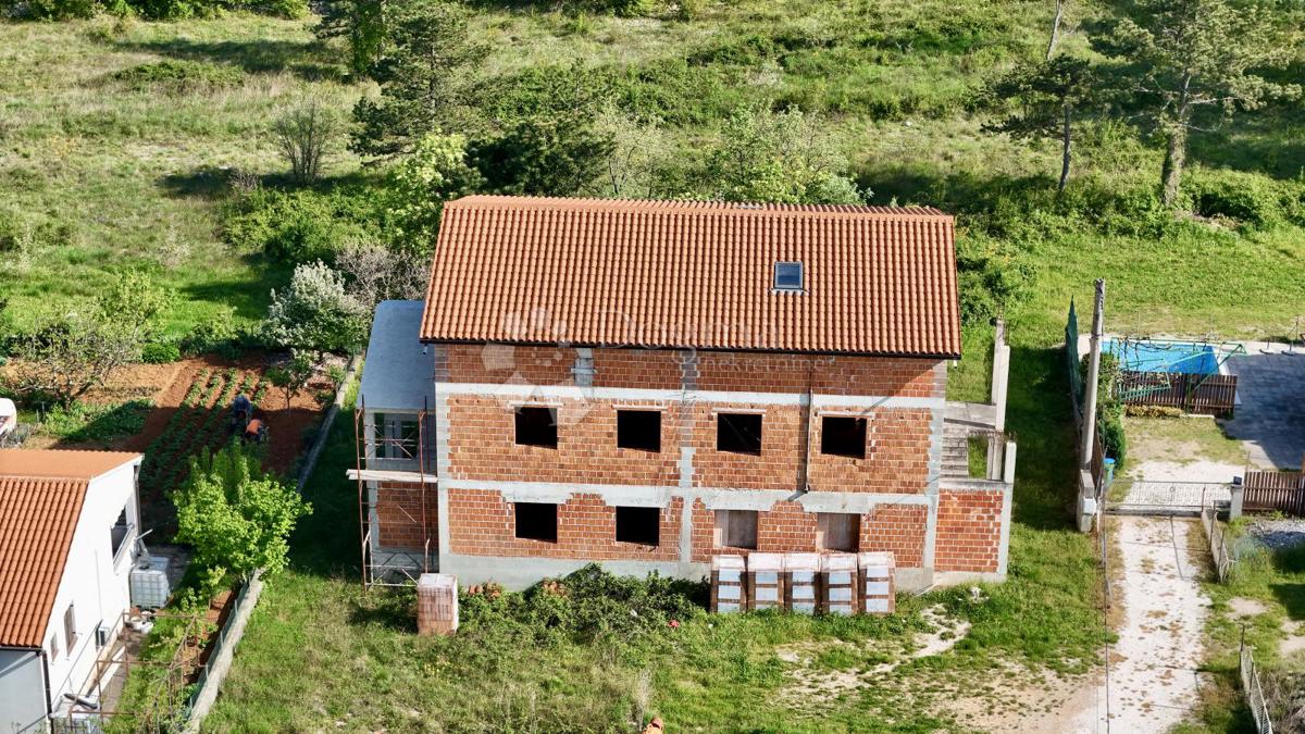 Hiša Labin, 300m2