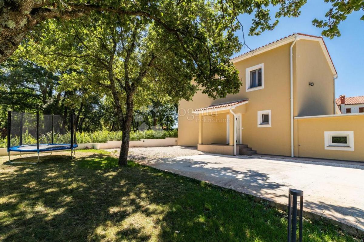 Hiša Svetvinčenat, 230m2