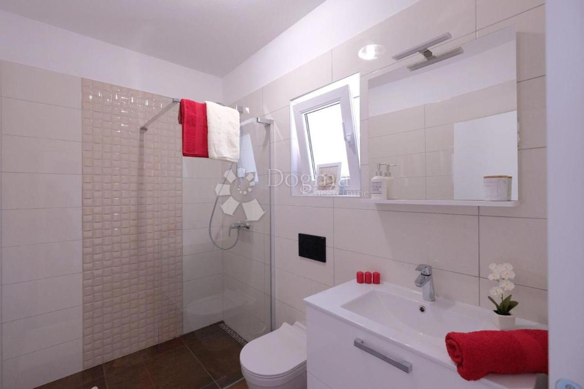 Hiša Svetvinčenat, 230m2