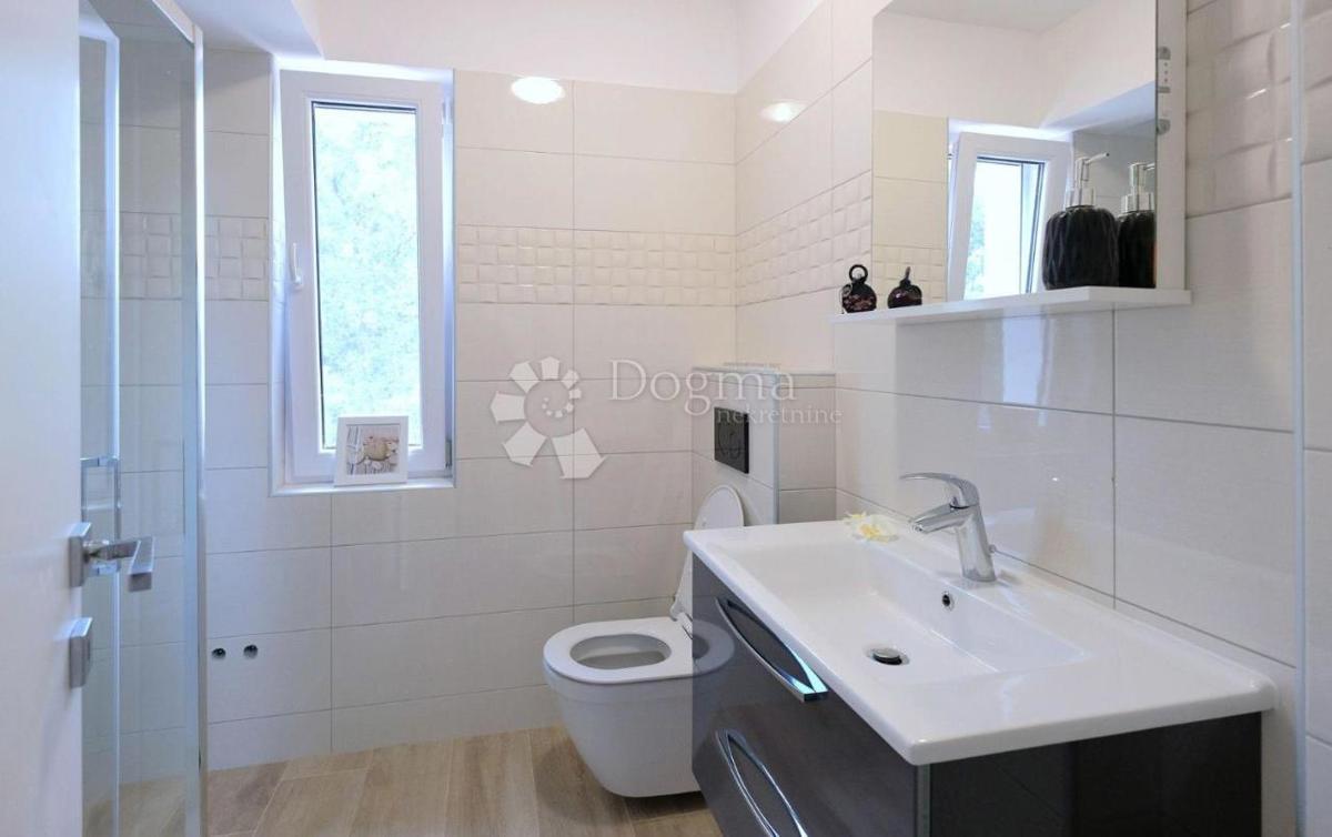 Hiša Svetvinčenat, 230m2