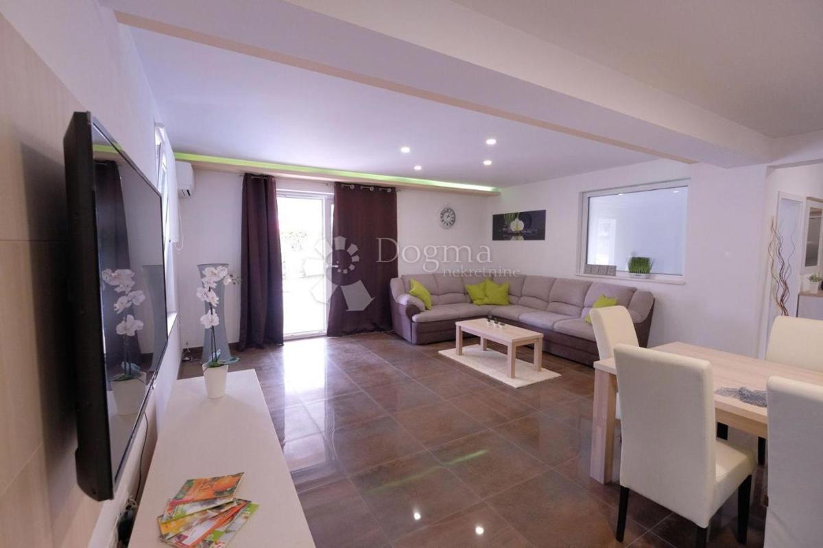 Hiša Svetvinčenat, 230m2
