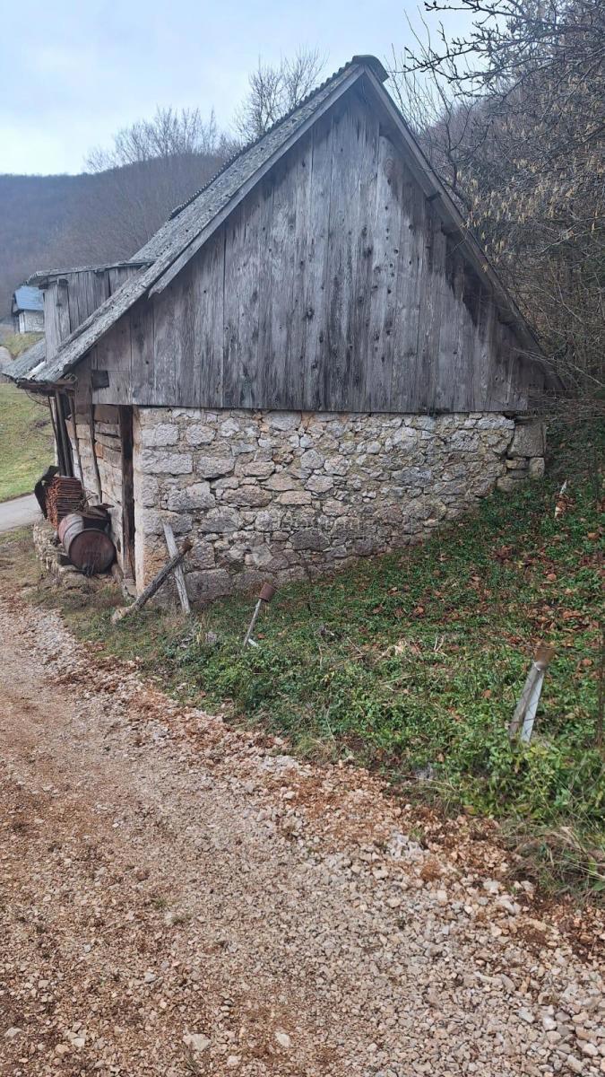 Hiša Perušić, 150m2