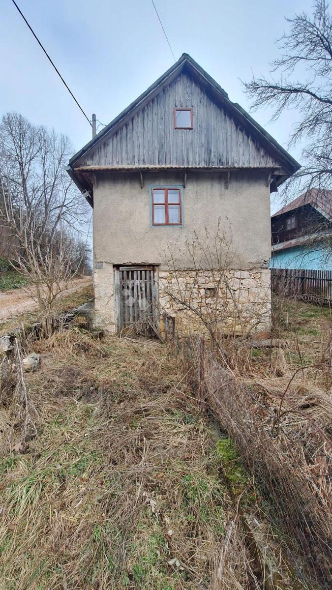 Hiša Perušić, 150m2