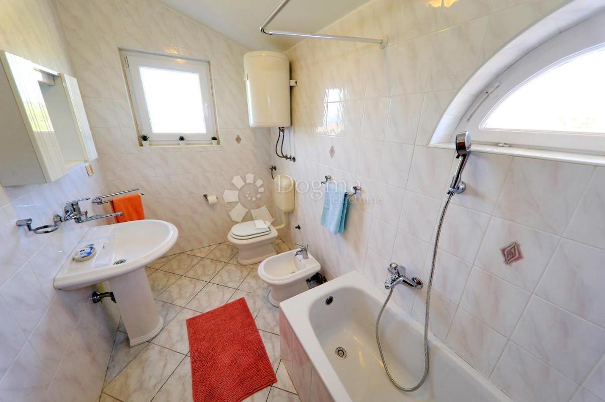 Hiša Mrljane, Pašman, 270m2