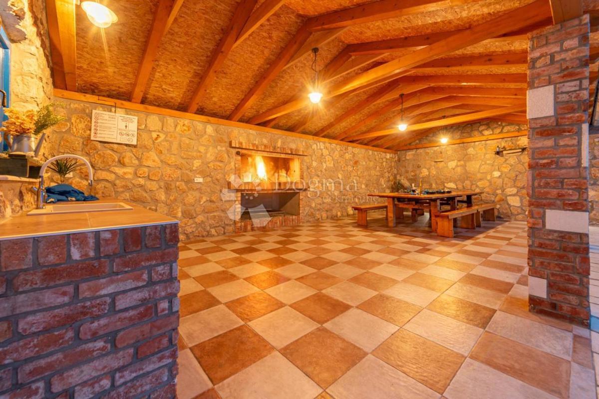 Hiša Mrljane, Pašman, 270m2