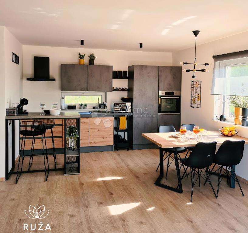 Hiša Labin, 102m2