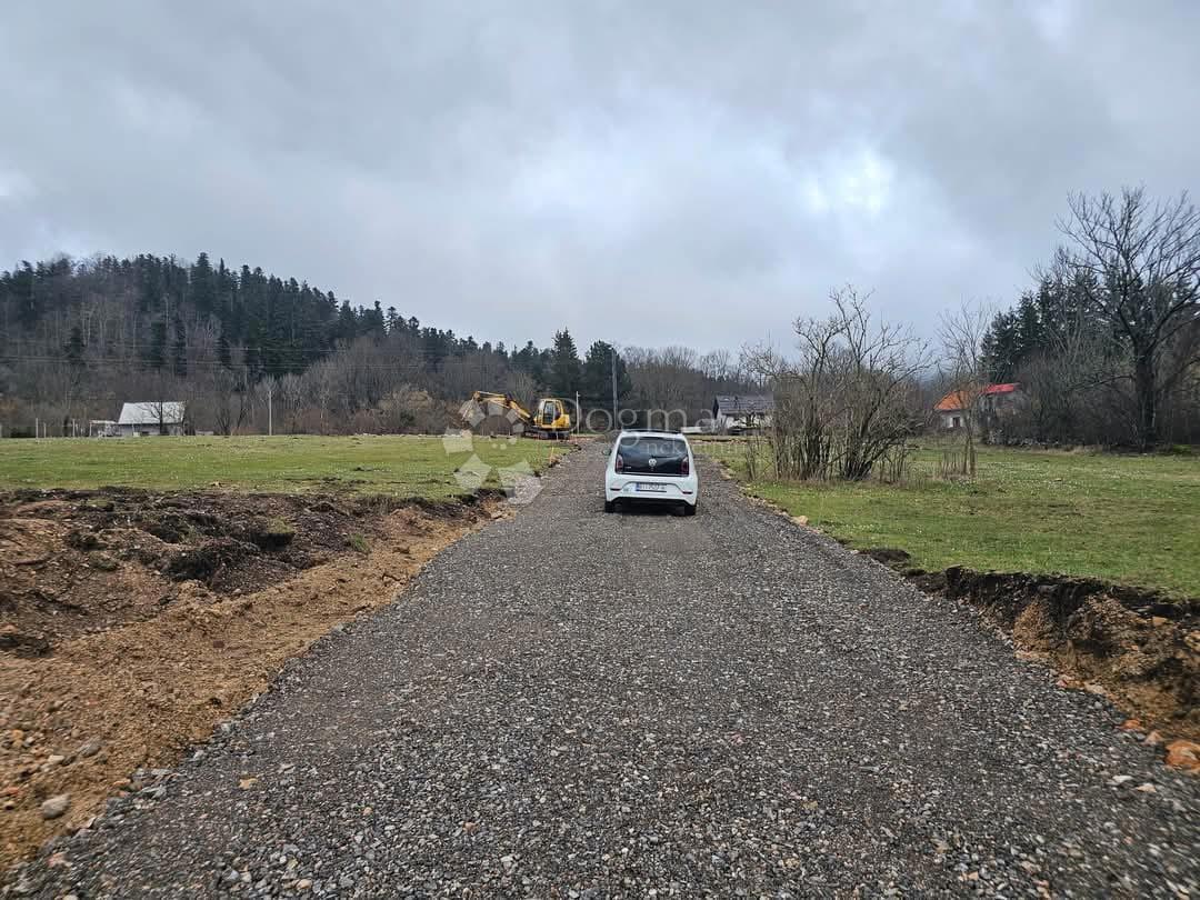 Zazidljivo zemljišče Lič, Fužine, 809m2