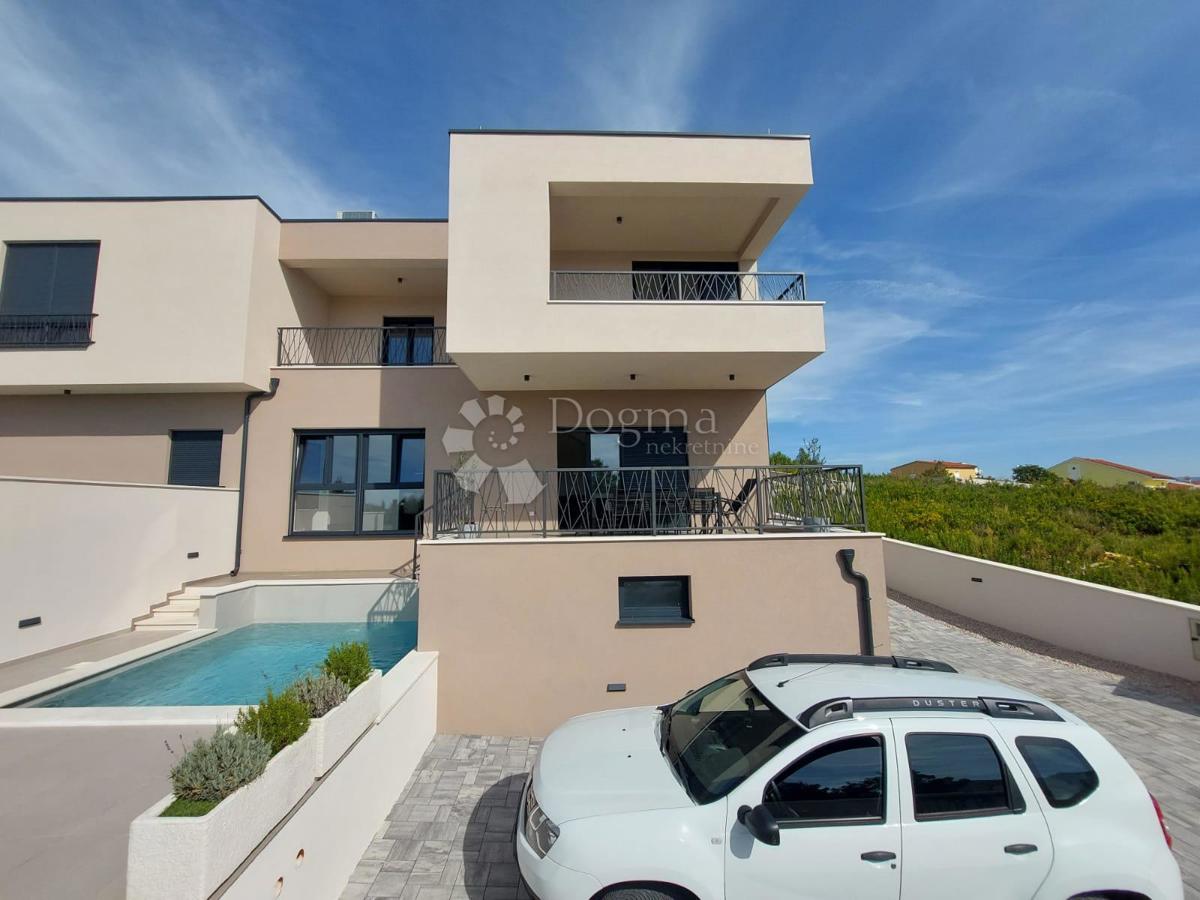 Hiša Vodice, 193,81m2