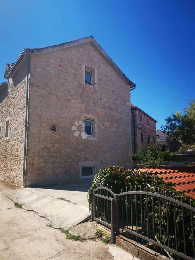 Hiša Milna, 200m2