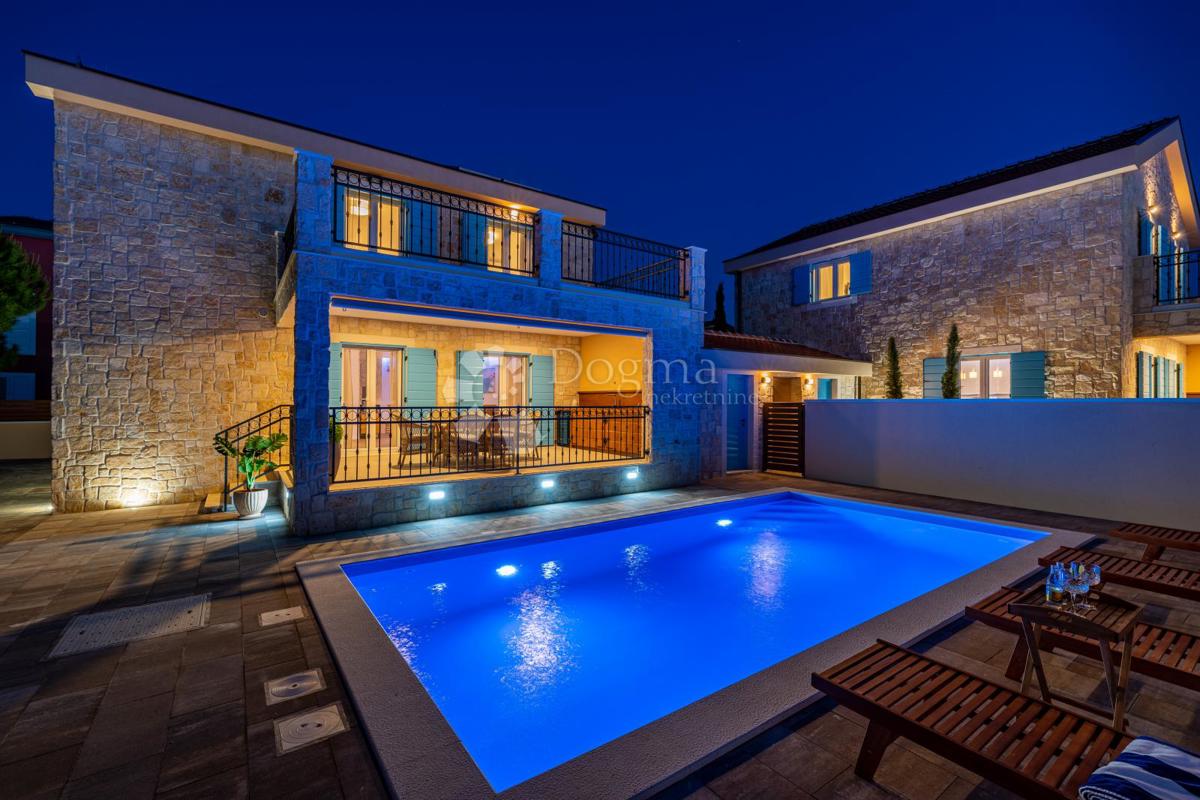 Hiša Privlaka, 560m2