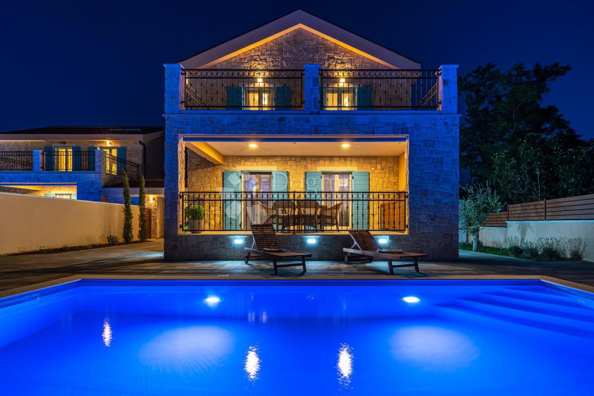 Hiša Privlaka, 560m2