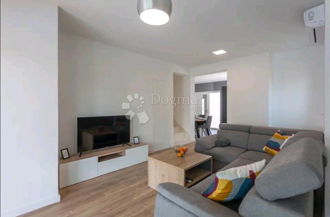 Stanovanje Brodarica, Šibenik - Okolica, 225m2