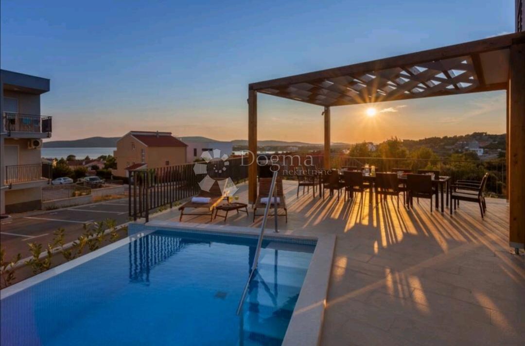 Stanovanje Brodarica, Šibenik - Okolica, 225m2