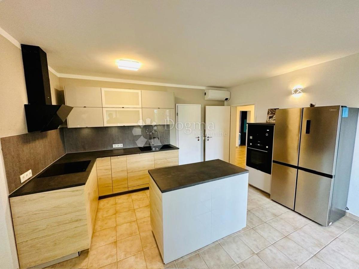 Hiša Rovinjsko Selo, Rovinj, 250m2