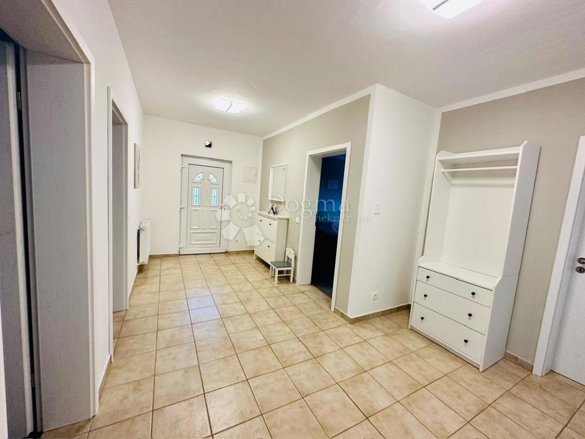 Hiša Rovinjsko Selo, Rovinj, 250m2