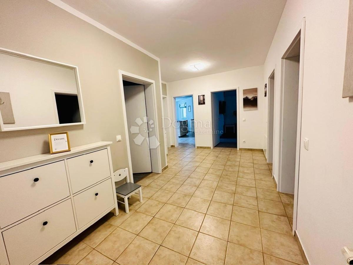 Hiša Rovinjsko Selo, Rovinj, 250m2