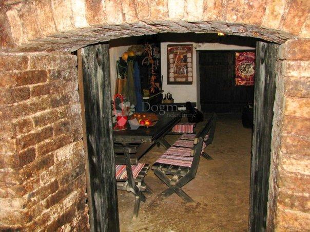 Hiša Zmajevac, Kneževi Vinogradi, 51m2