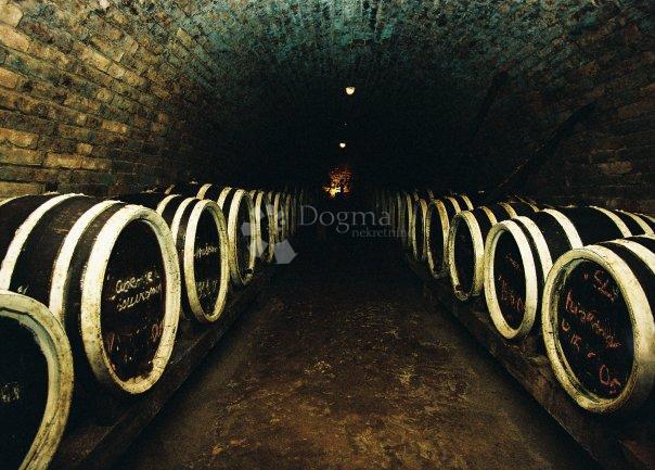 Hiša Zmajevac, Kneževi Vinogradi, 51m2