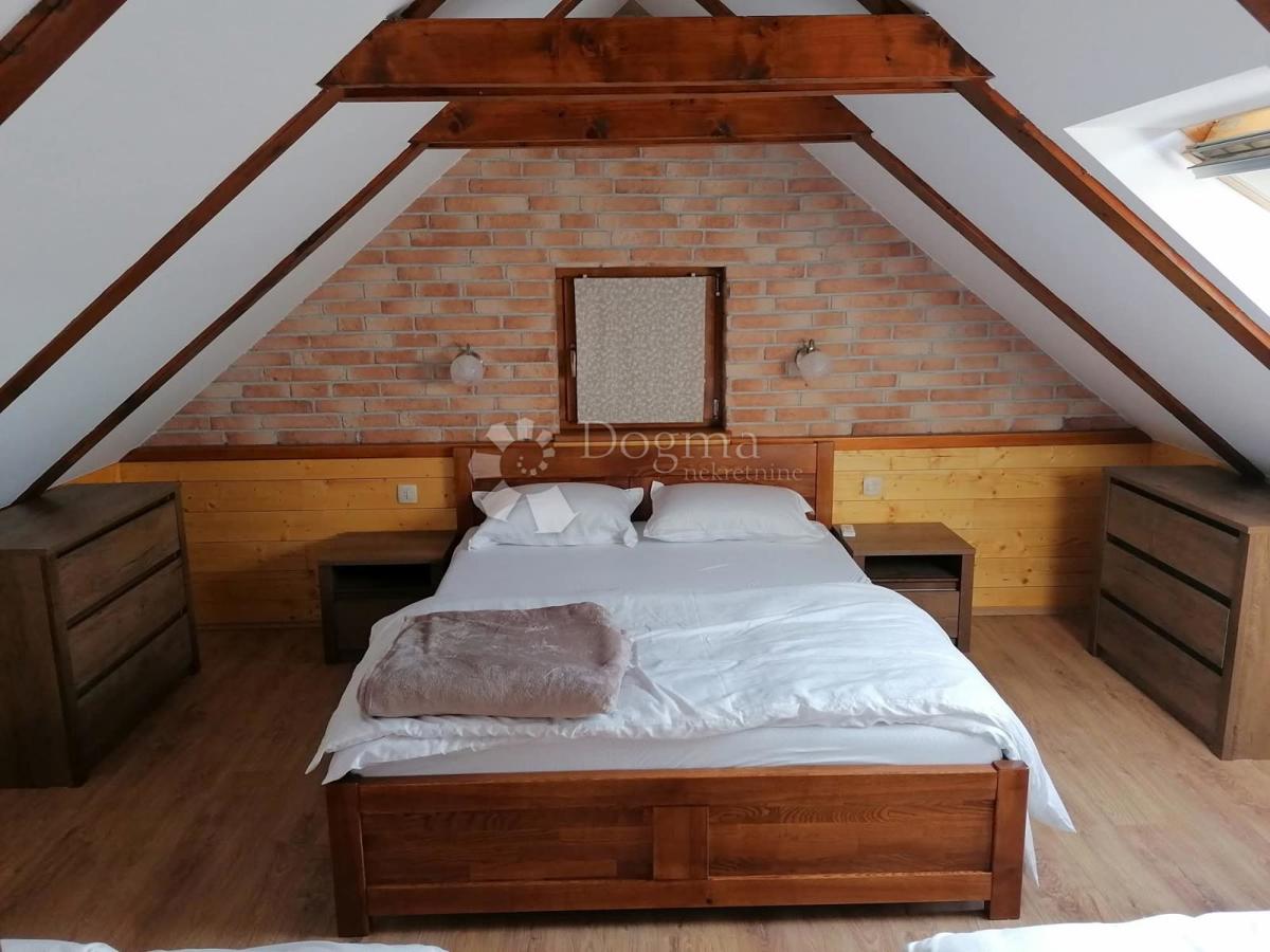 Hiša Rozga, Dubravica, 272m2