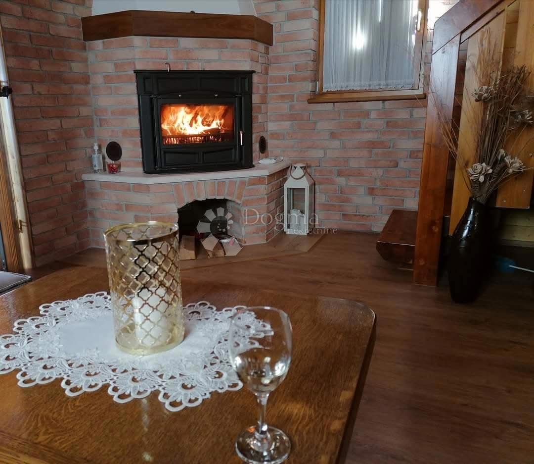 Hiša Rozga, Dubravica, 272m2