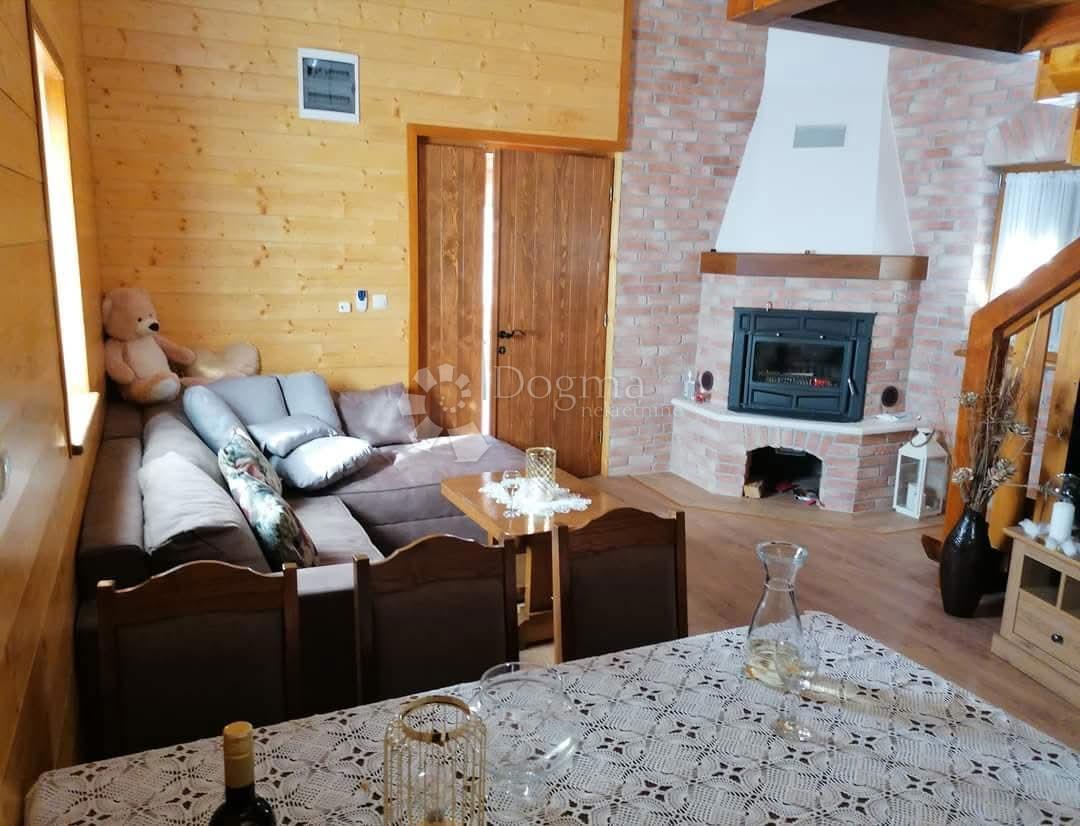 Hiša Rozga, Dubravica, 272m2
