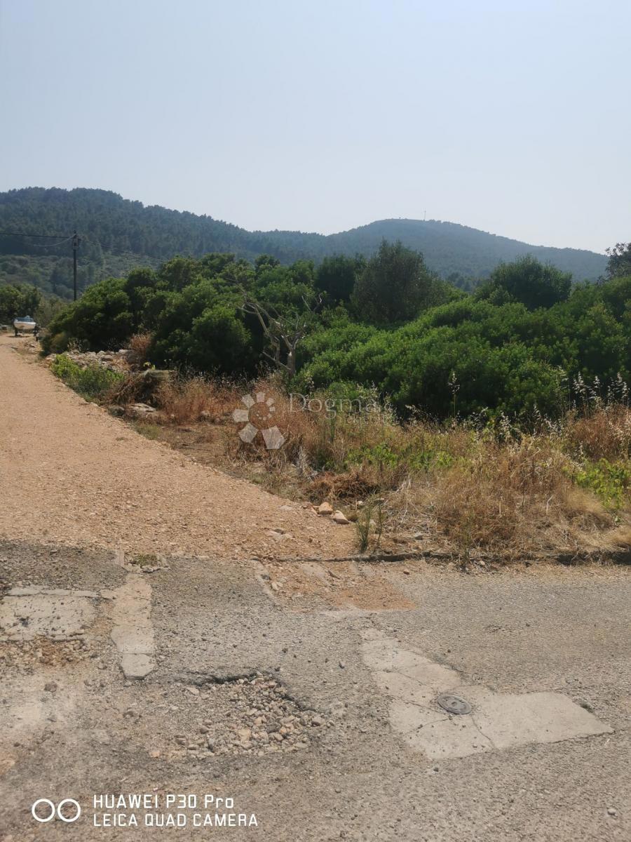 Zazidljivo zemljišče Vela Luka, 649m2
