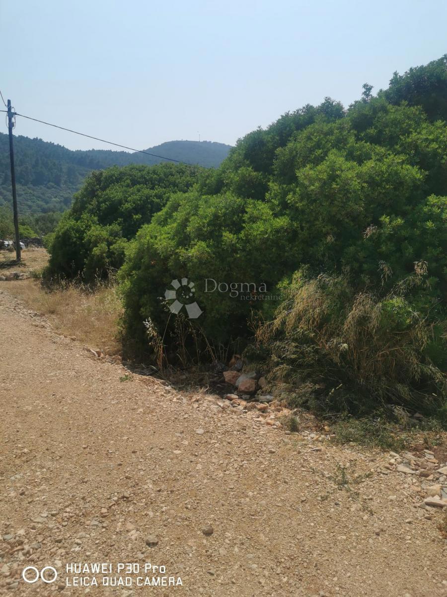 Zazidljivo zemljišče Vela Luka, 649m2
