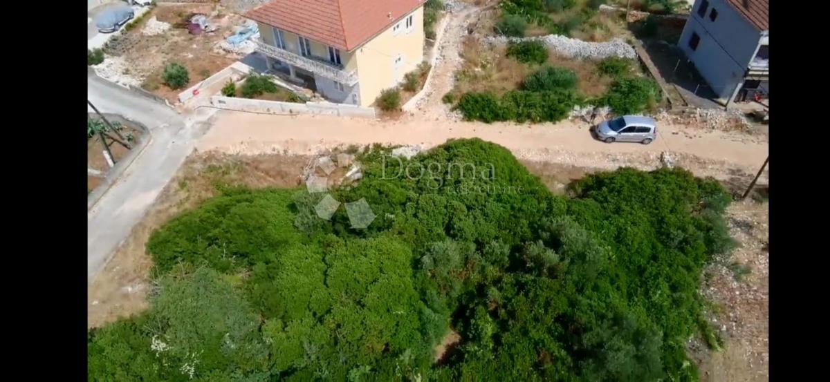 Zazidljivo zemljišče Vela Luka, 649m2