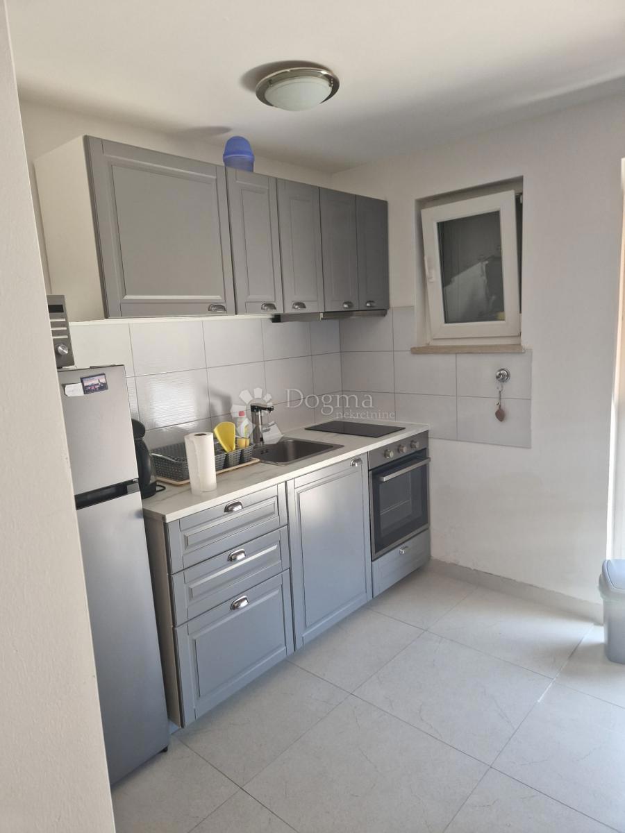 Stanovanje Sutivan, 43m2