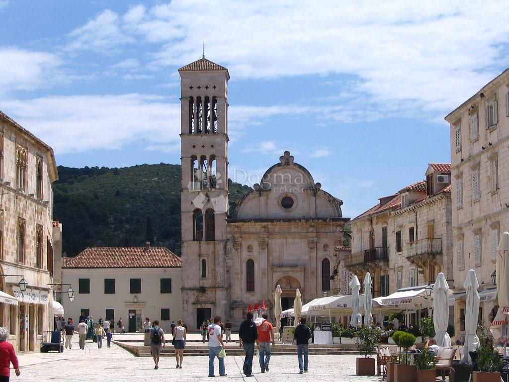 Zazidljivo zemljišče Hvar, 6.554m2