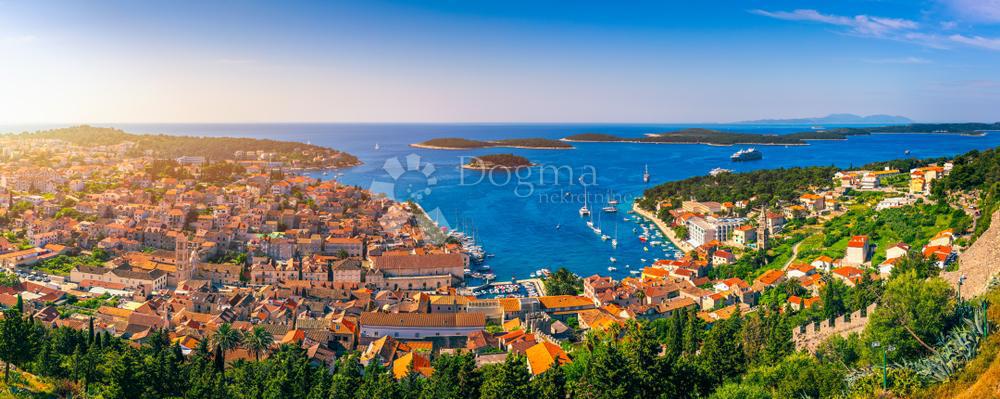 Zazidljivo zemljišče Hvar, 6.554m2