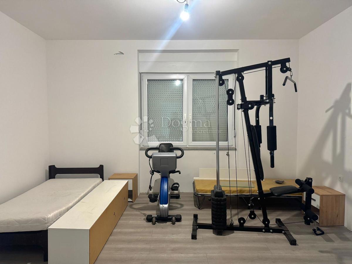 Hiša Bela, Novi Marof, 1.622m2