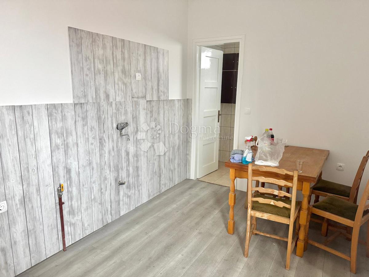 Hiša Bela, Novi Marof, 1.622m2