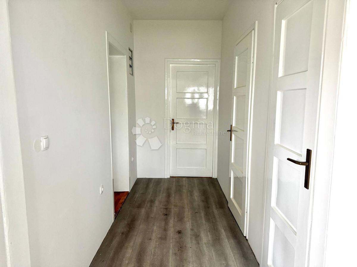 Hiša Bela, Novi Marof, 1.622m2