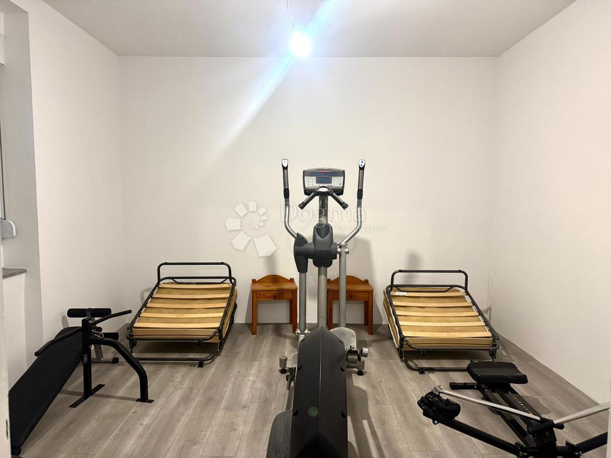 Hiša Bela, Novi Marof, 1.622m2