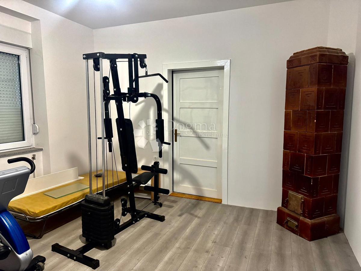 Hiša Bela, Novi Marof, 1.622m2