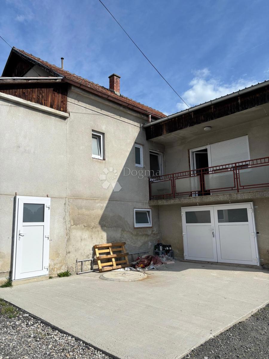 Hiša Bela, Novi Marof, 1.622m2