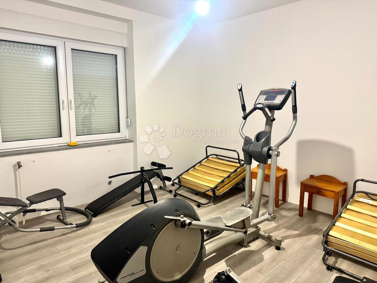 Hiša Bela, Novi Marof, 1.622m2