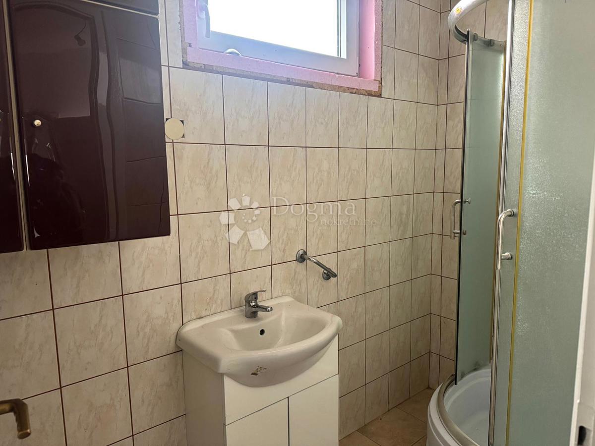 Hiša Bela, Novi Marof, 1.622m2