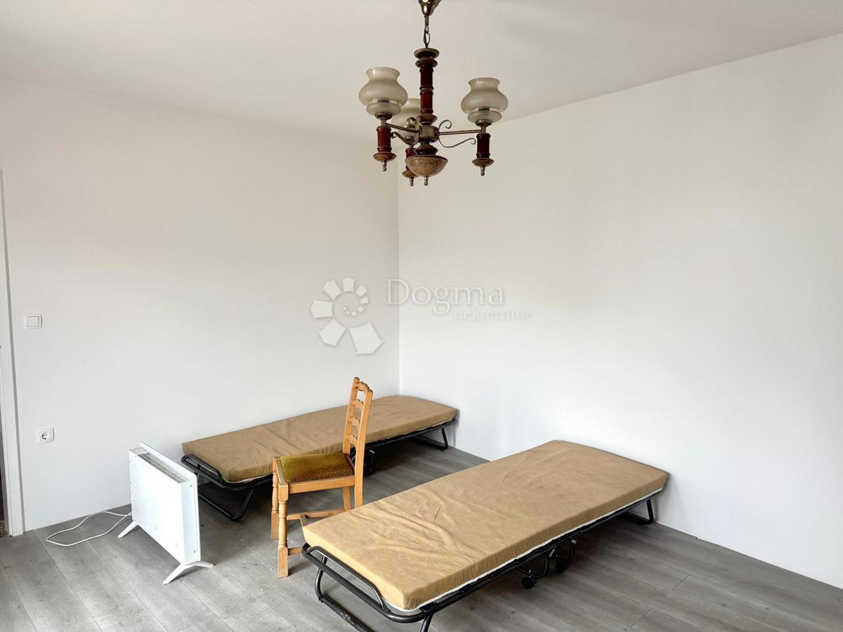 Hiša Bela, Novi Marof, 1.622m2