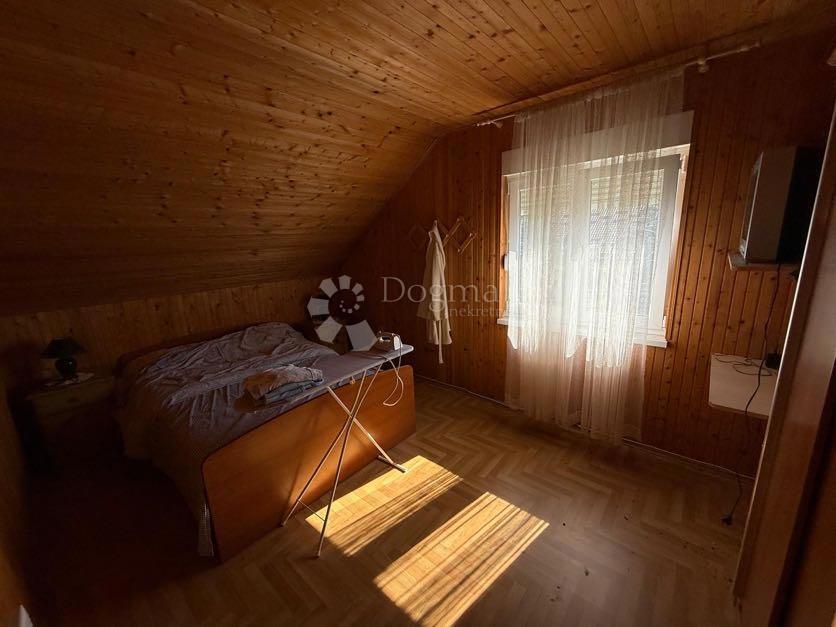 Hiša Podoštra, Gospić - Okolica, 200m2