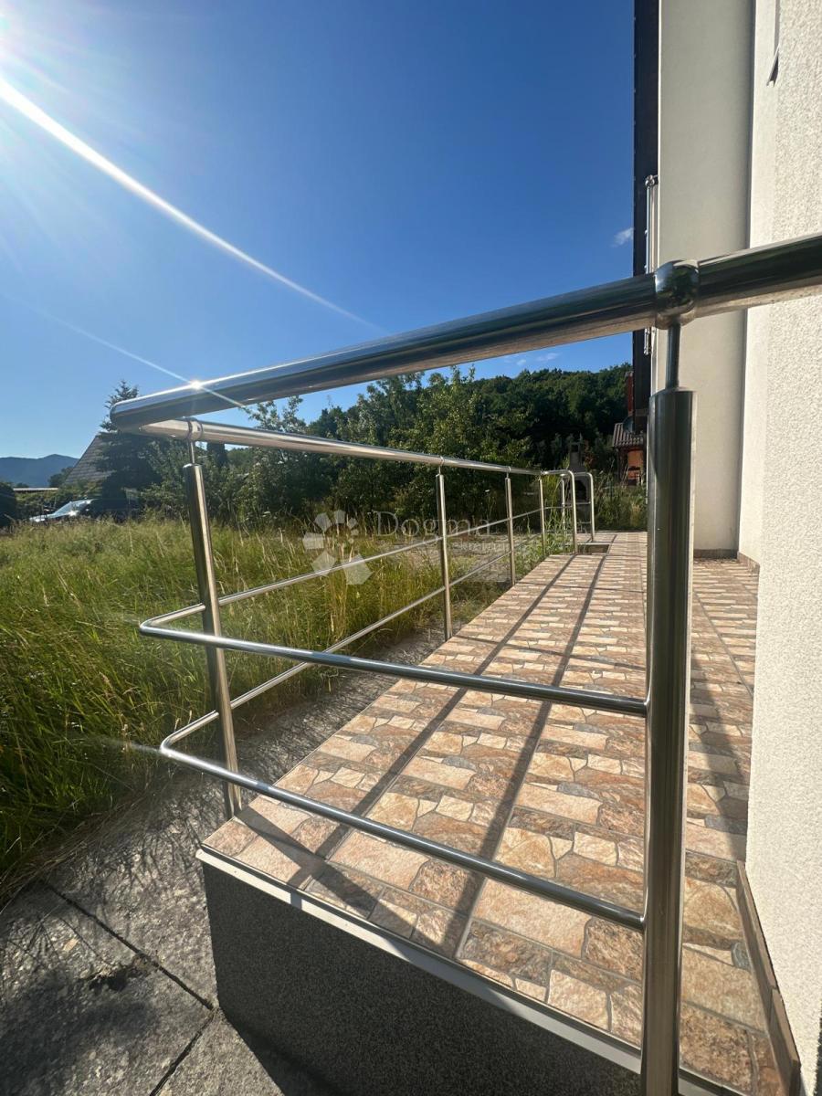 Hiša Podoštra, Gospić - Okolica, 200m2
