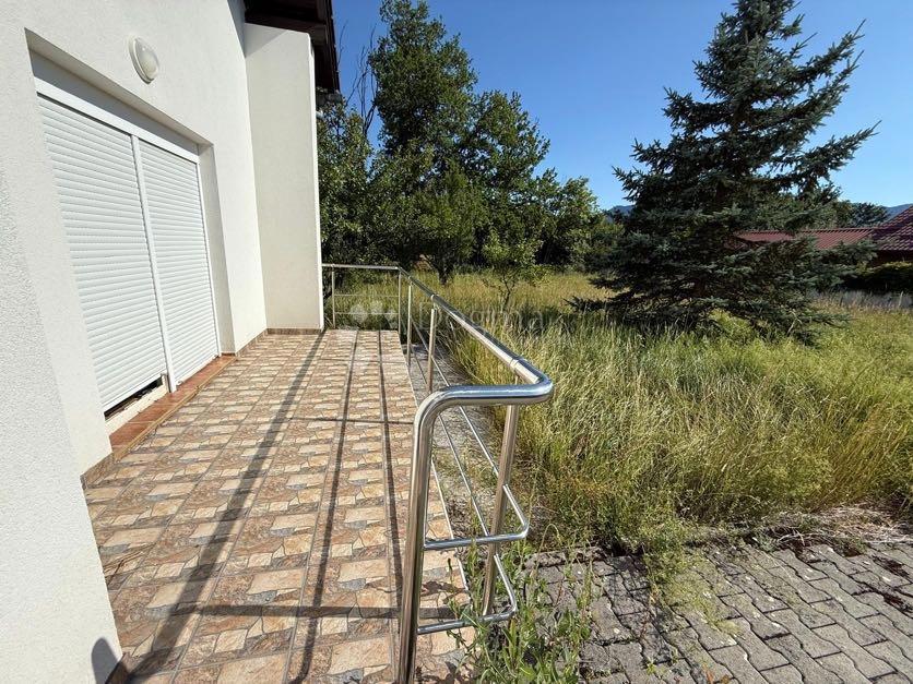 Hiša Podoštra, Gospić - Okolica, 200m2