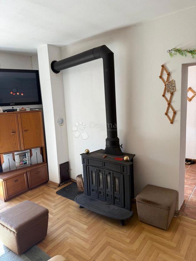 Hiša Podoštra, Gospić - Okolica, 200m2