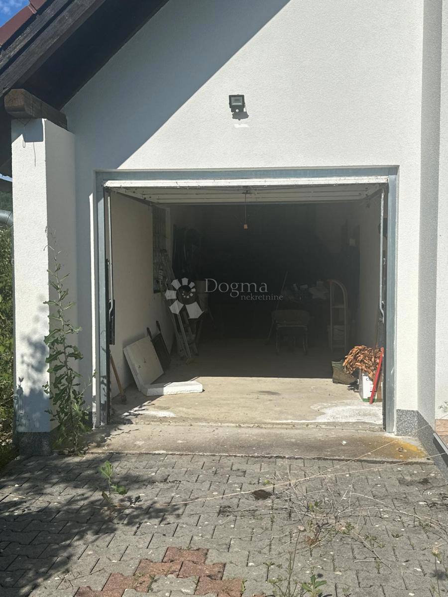 Hiša Podoštra, Gospić - Okolica, 200m2