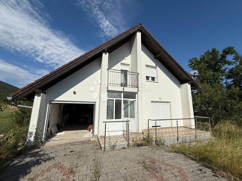 Hiša Podoštra, Gospić - Okolica, 200m2